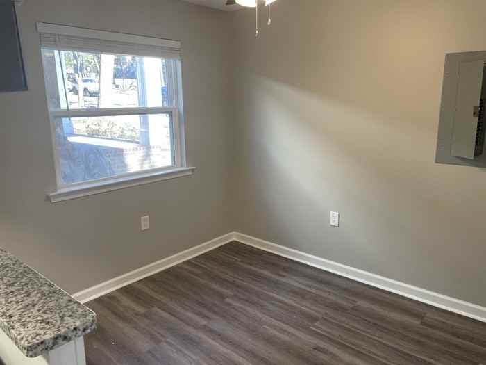 2100 Kavanaugh Blvd #A - Photo 5 of 10