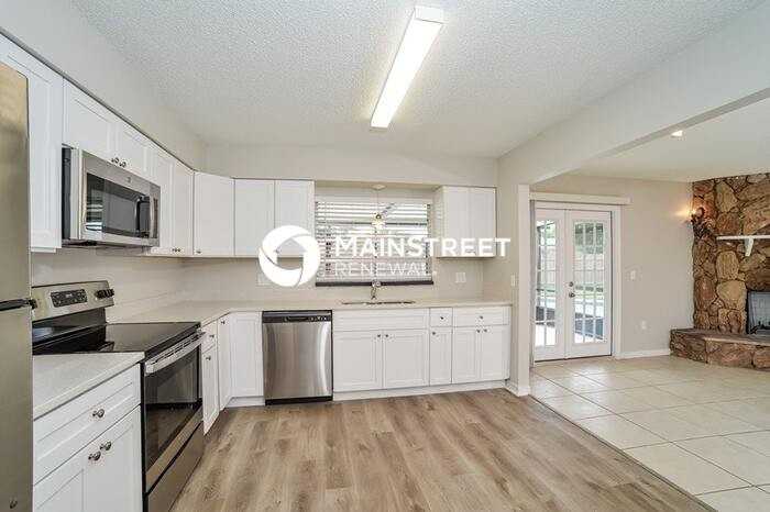 1507 Providence Cir - Photo 2 of 16