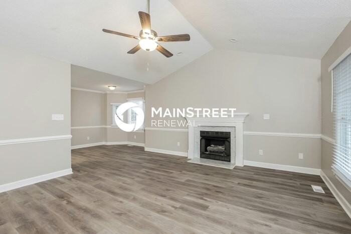 4304 Dyer Ct - Photo 3 of 16