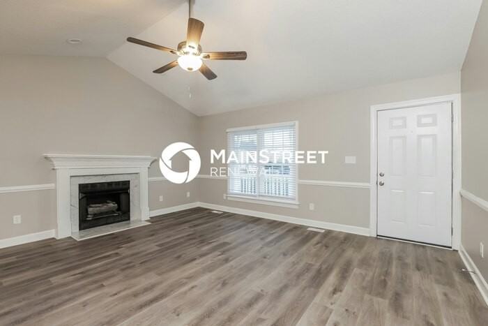 4304 Dyer Ct - Photo 4 of 16