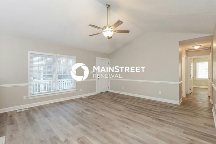 4304 Dyer Ct - Photo 5 of 16