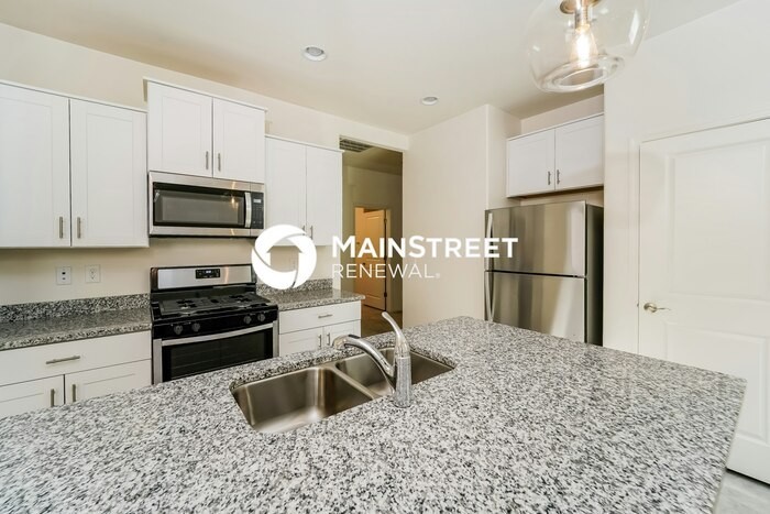 10653 W Dickerson Dr - Photo 5 of 16