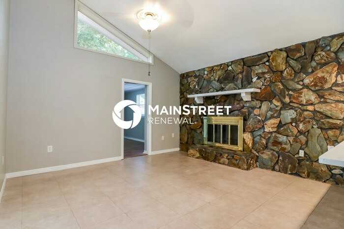 15903 Villa Dr - Photo 3 of 15