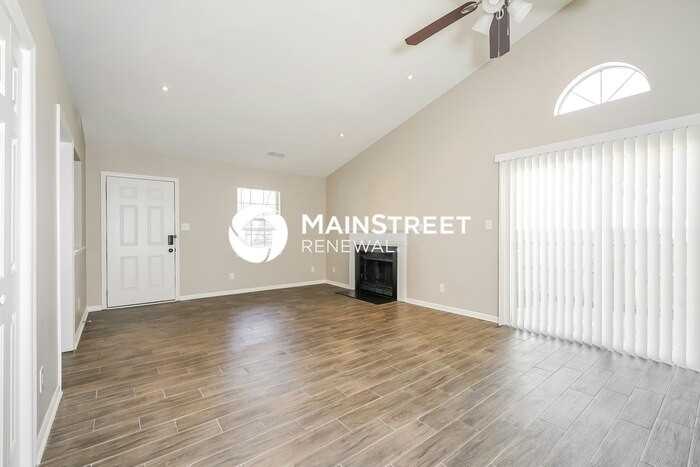 3824 Hunters Run Ln - Photo 2 of 16