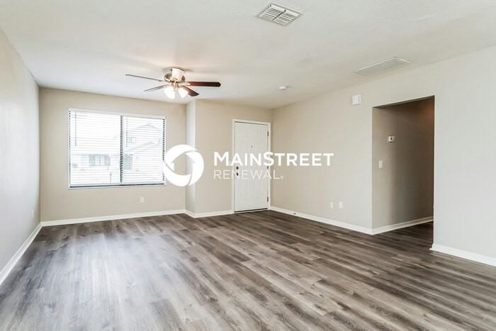 1513 Ne Van Loon Ln - Photo 3 of 16