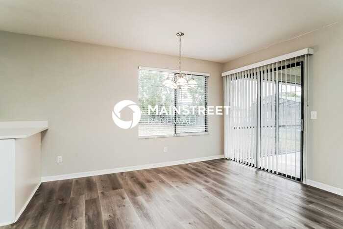 1513 Ne Van Loon Ln - Photo 4 of 16