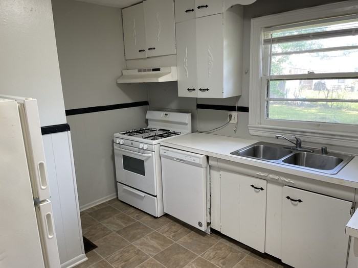 321 W J Ave - Photo 4 of 9