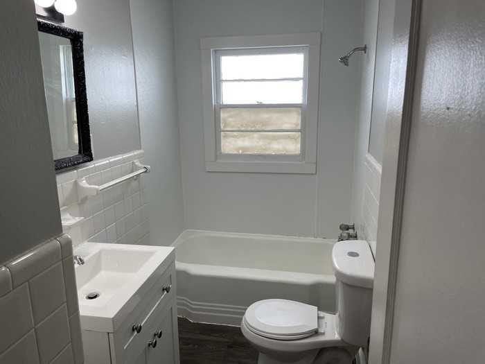 321 W J Ave - Photo 6 of 9