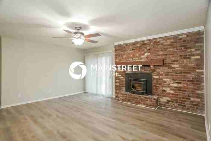 1518 Bittersweet Dr - Photo 3 of 16