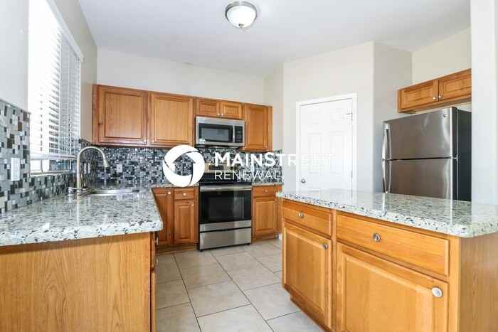 12168 W Yuma St - Photo 5 of 16