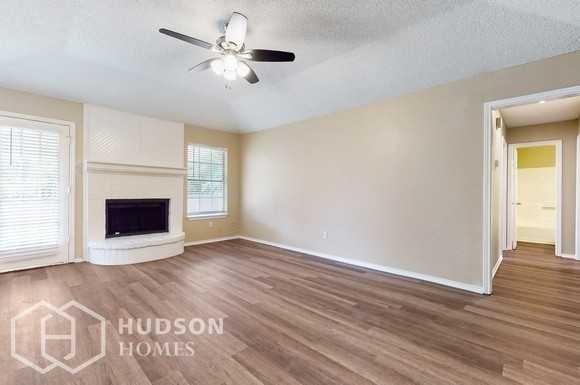13 Atlanta Ct - Photo 4 of 34