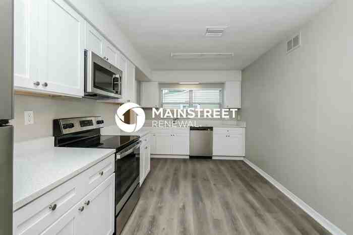 3466 34th Ave N - Photo 6 of 17