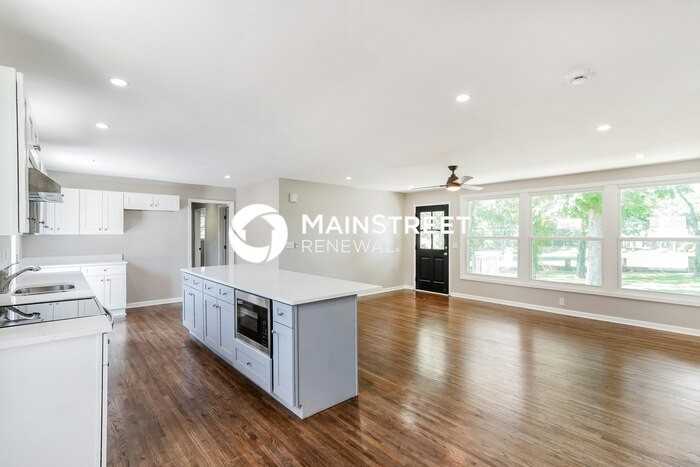 2923 Hillhurst Dr - Photo 6 of 16
