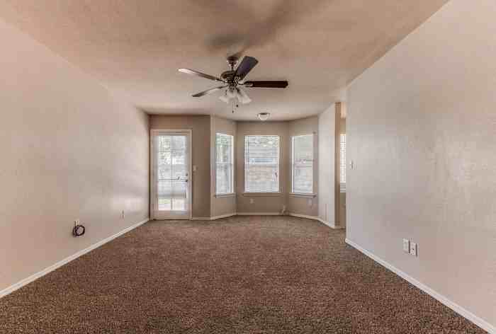 12816 Tierra Amanda Ln - Photo 4 of 21