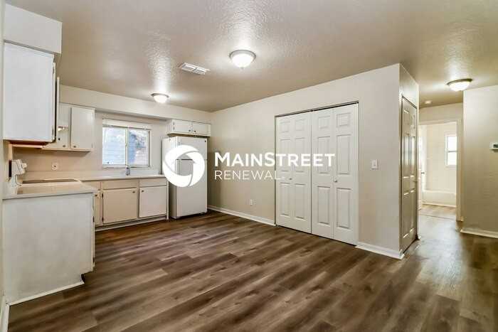 4730 11th Ave S - Photo 4 of 16