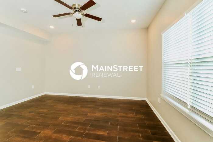2102 Steamboat Way - Photo 6 of 16