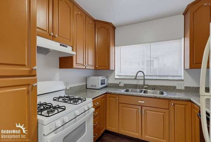 4244 Wilson Ave - Photo 6 of 21