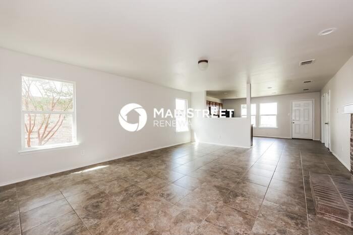 1625 Thorntree Ln - Photo 5 of 16