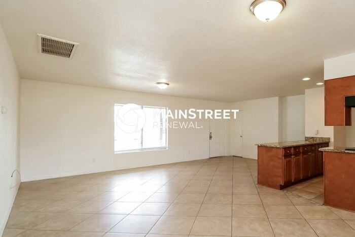 4725 W Crittenden Ln - Photo 3 of 16