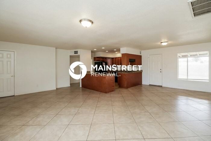 4725 W Crittenden Ln - Photo 4 of 16