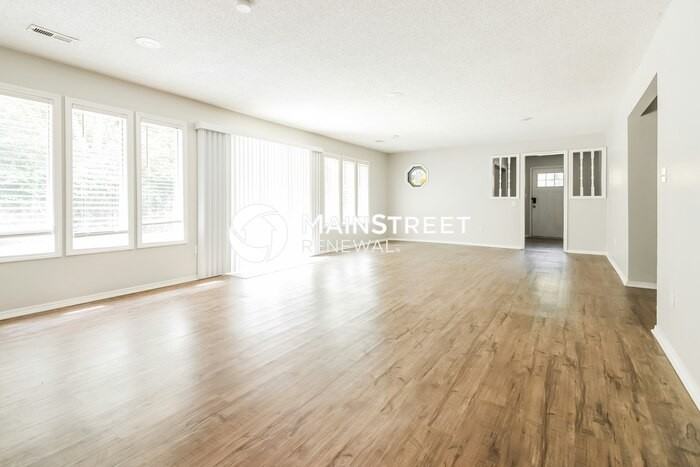 2913 Wallace Ave - Photo 3 of 16