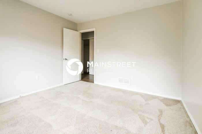 2913 Wallace Ave - Photo 7 of 16