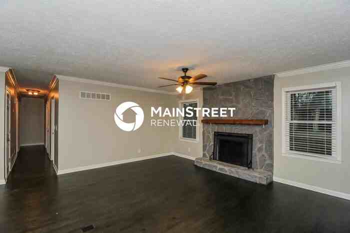 715 Jett Rd - Photo 4 of 17