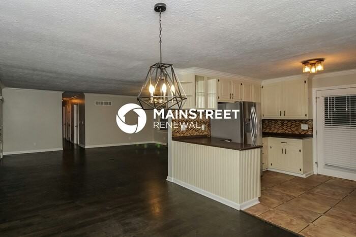 715 Jett Rd - Photo 7 of 17