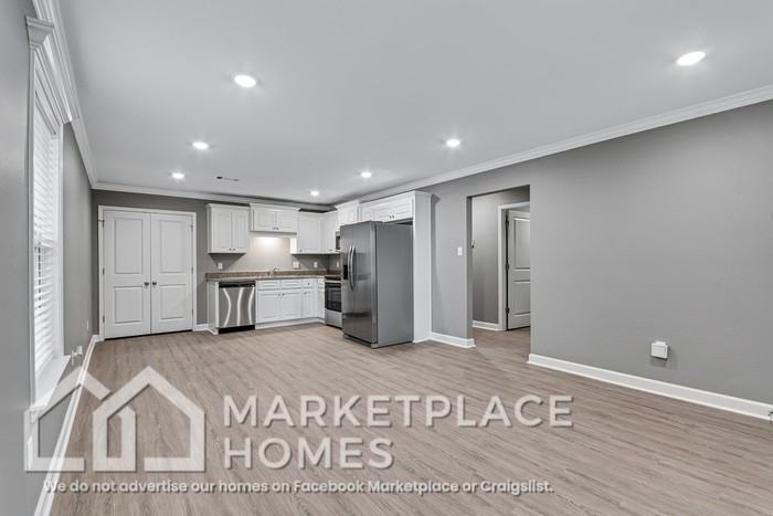 1917 Moss St - Photo 5 of 27