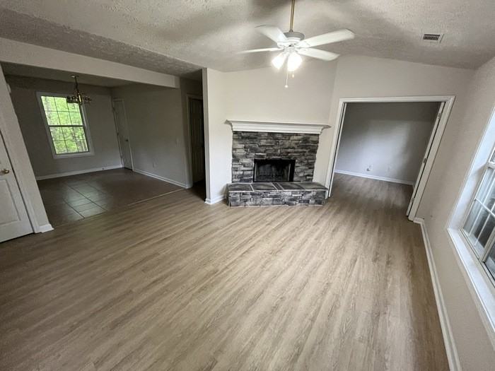 5445 Mercedes Dr - Photo 2 of 8