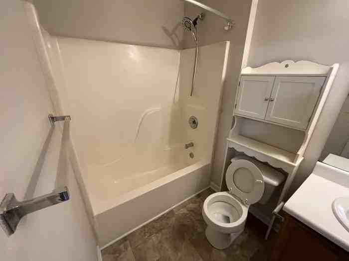 5445 Mercedes Dr - Photo 3 of 8