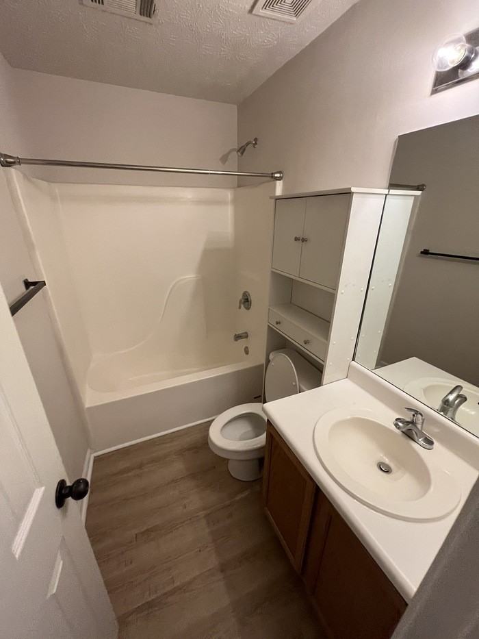 5445 Mercedes Dr - Photo 7 of 8
