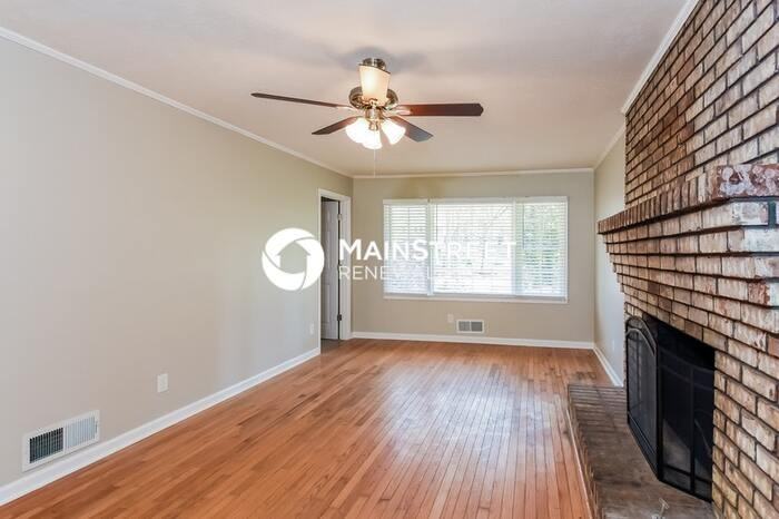 5613 Woodland Dr - Photo 3 of 17