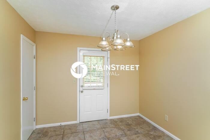 4005 Chenwood Ln - Photo 6 of 17