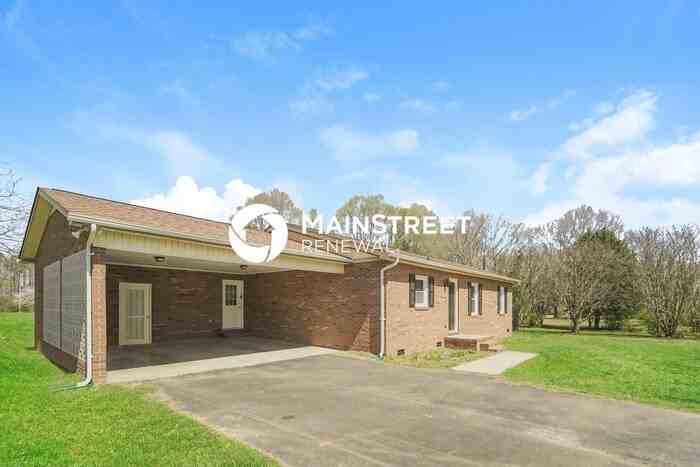 2236 Helen Dr Nw - Photo 3 of 16