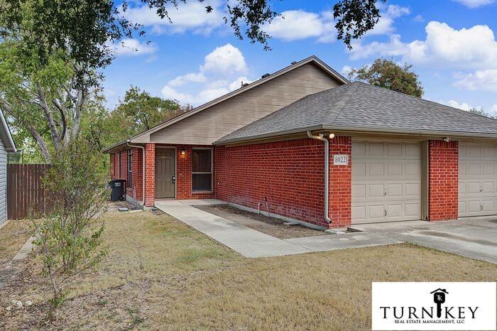 8022 Tanner Ave - Photo 2 of 30