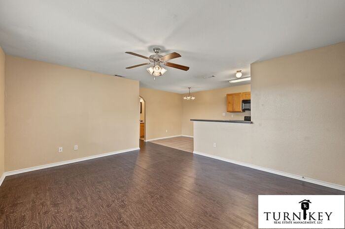 8022 Tanner Ave - Photo 3 of 30