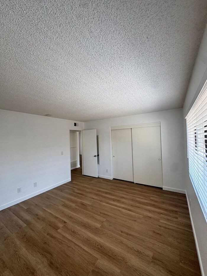 1999 Maple Ave #201 - Photo 7 of 11