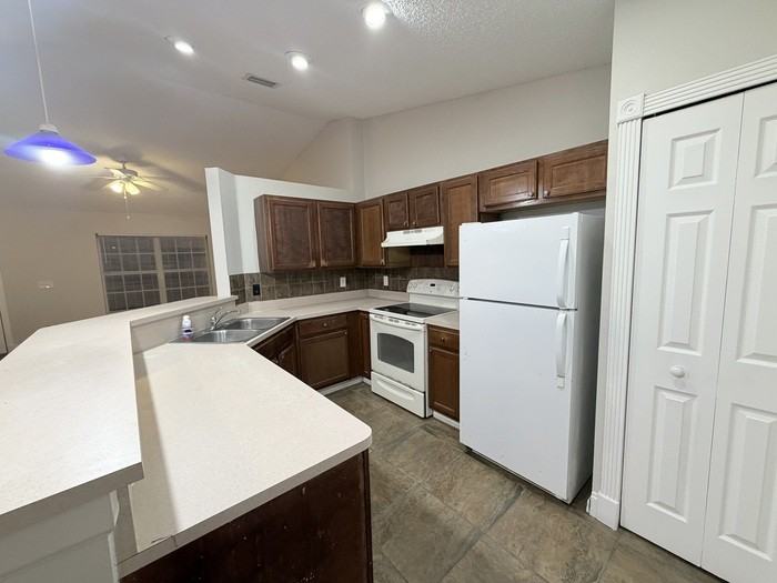 1365 18th St - Photo 4 of 12