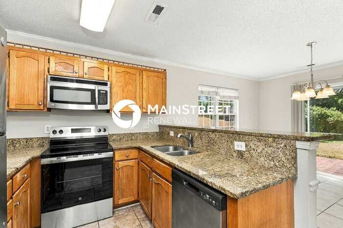 5811 Bridgeway Dr - Photo 5 of 19