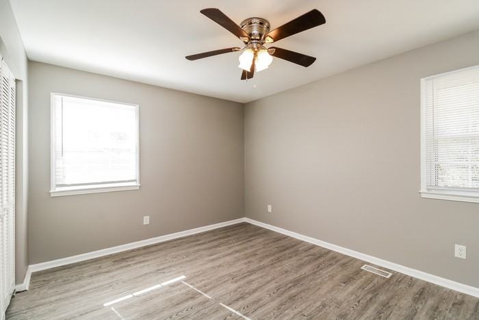 1611 Waverly St - Photo 7 of 12