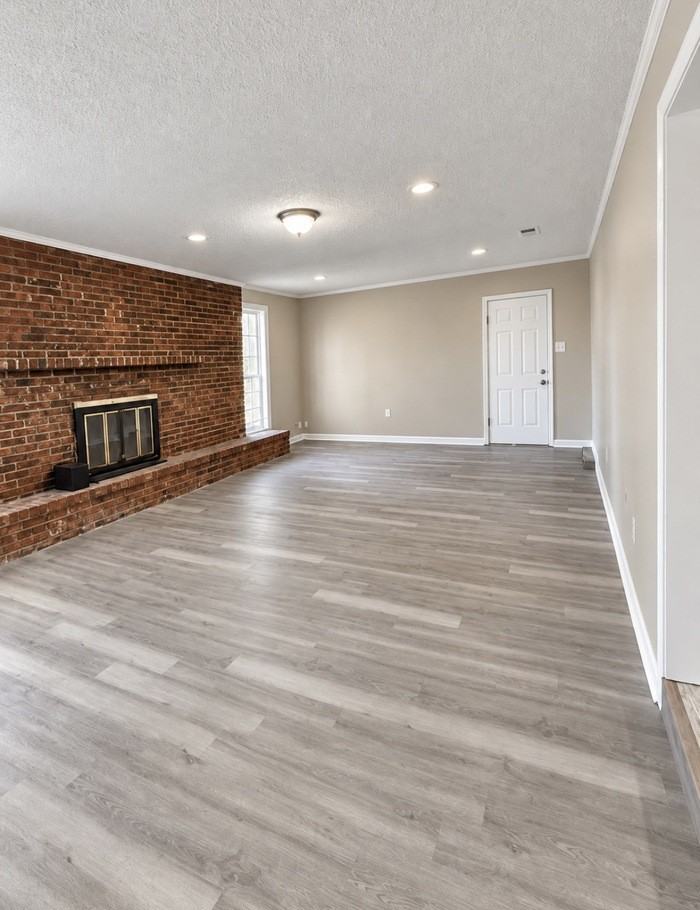 303 Meadowood Ave - Photo 7 of 16