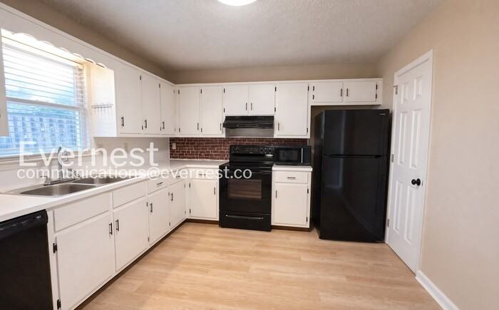 2191 Cheshire Dr - Photo 4 of 20