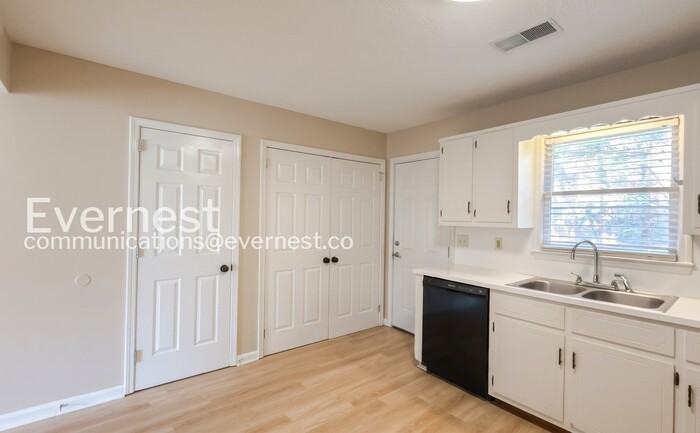 2191 Cheshire Dr - Photo 6 of 20
