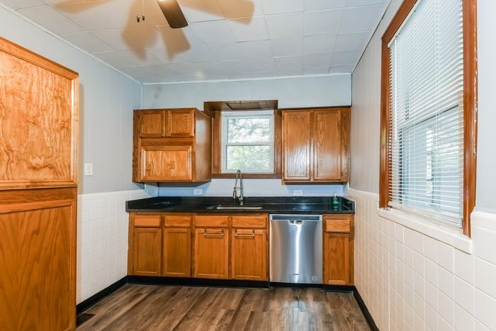 8540 Kathleen Ave - Photo 4 of 15
