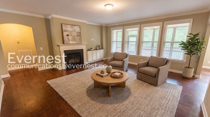 1237 Broadgate Dr - Photo 3 of 32