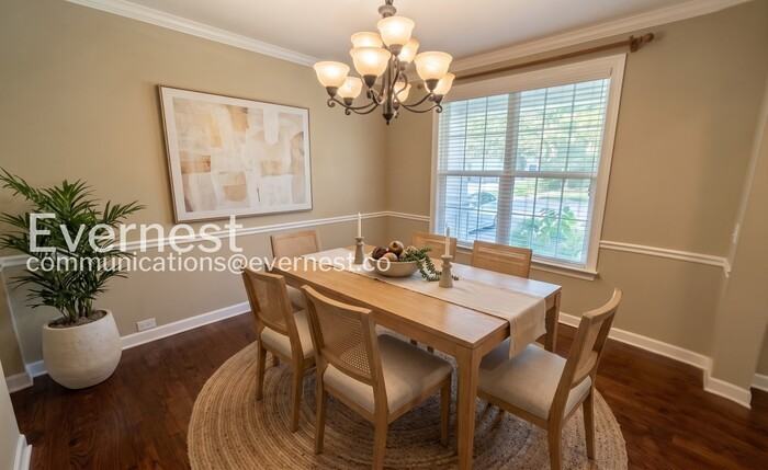 1237 Broadgate Dr - Photo 4 of 32