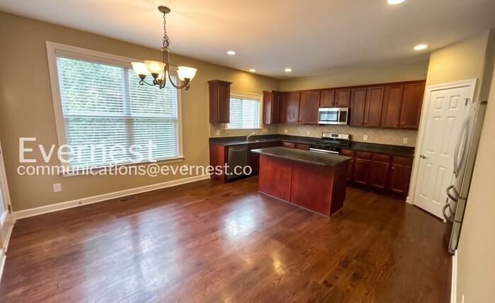 1237 Broadgate Dr - Photo 7 of 32