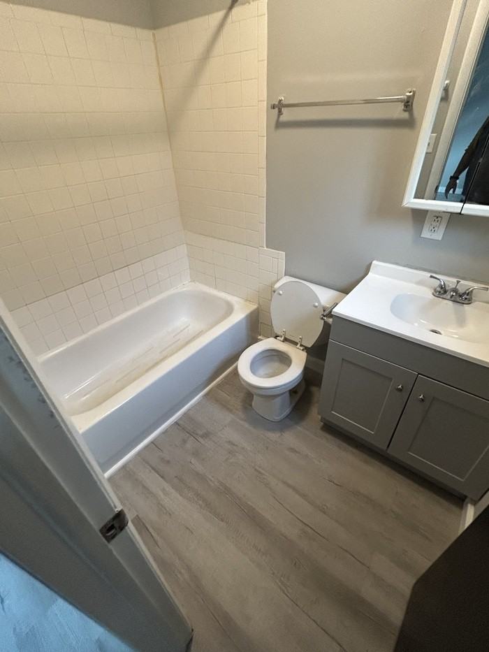401 S Parkway Dr #401-04 - Photo 4 of 7