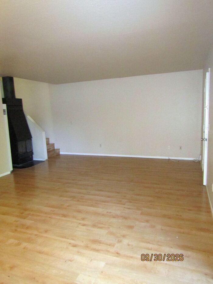 2159 W Steele Ln - Photo 6 of 20